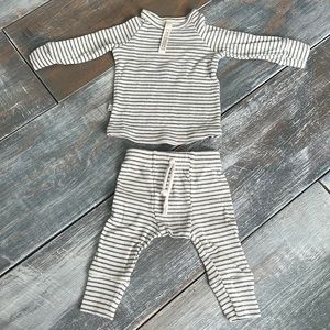 Childhoods Clothing - ribbed knit night set VGUC